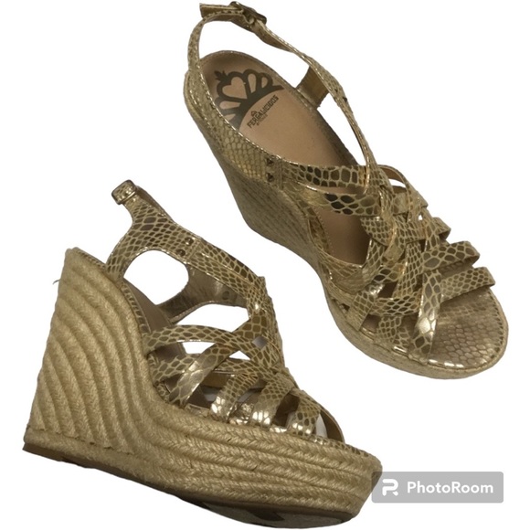 SALE 🛍️ Fergalicious Gold Wedge Platforms with Rope Detail Size 9 - Picture 4 of 5